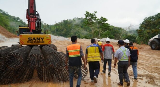 
					Penanganan Long Segment Ruas Jalan Lendangguar - Lunyuk Kabupaten Sumbawa (Foto : Dok/tangkapan layar) 