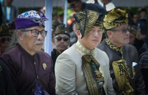 Dianugerahi Gelar Manggala Bhumi, Gubernur Iqbal Tegaskan Perang Melawan Kemiskinan dan Komitmen Jaga Rinjani