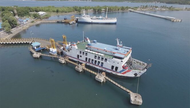 
					Suasana Pelabuhan Kayangan (Foto : ASDP Web Corporate) 