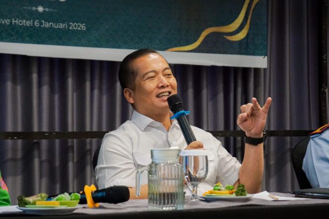 
					Gubernur NTB Dr. H. Lalu Muhamad Iqbal. (Foto : Istimewa) 