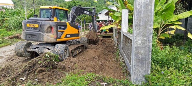
					Pemprov NTB Mulai Operasikan Alat Berat di Lokasi Bencana