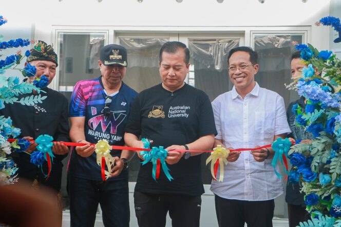 
					Resmikan Perpustakaan Desa Danger, Gubernur NTB Salurkan Bantuan Buku dan Modal UMKM