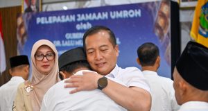 Gubernur NTB Berangkatkan 33 Pekerja Lingkungan Pemprov ke Tanah Suci atas Dedikasi Melayani Masyarakat