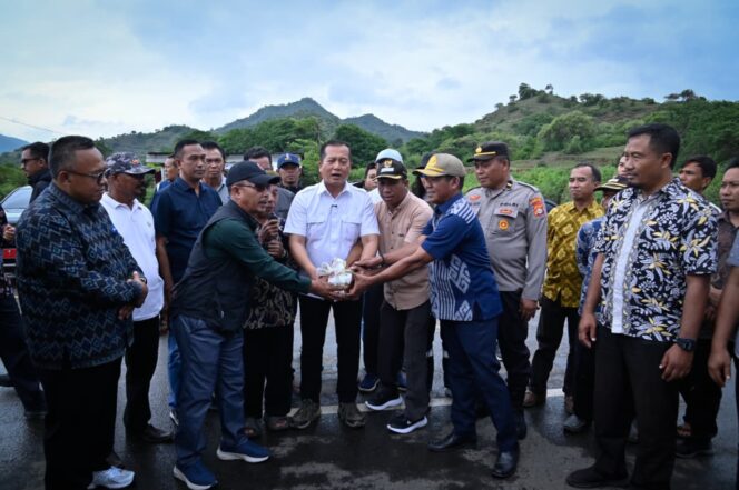 
					Gubernur NTB Resmikan Jalan Pototano, Jalur Logistik Sumbawa-Lombok Berfungsi Optimal