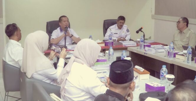 
					Gubernur NTB, Lalu Muhammad Iqbal menggelar rapat bersama PT Gerbang NTB Emas (Foto : Dok) 