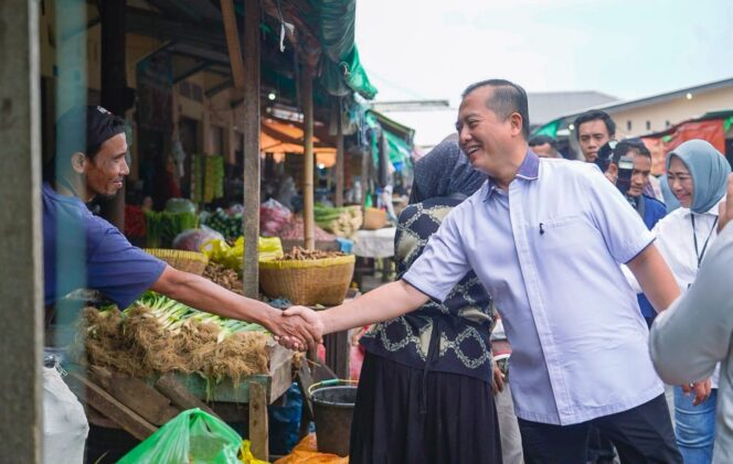 
					Gubernur NTB Sidak Pasar Mandalika, Pastikan Stabilitas Harga Bahan Pokok Menjelang Ramadhan