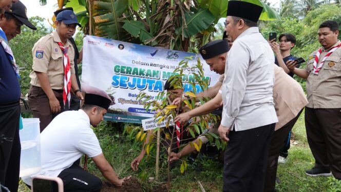 
					Balai Besar POM Mataram dan Gerakan Pramuka Kwarcab Lombok Utara Tanam 2000 Bibit Pohon