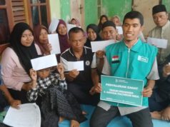 Masjid Jalan Cahaya dan Tegar Kota Mataram Salurkan Zakat kepada Fakir Miskin, Guru Ngaji dan Muallaf