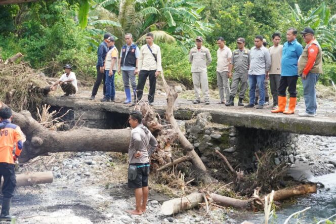 
					Tinjau Lokasi Banjir Obel-Obel, Gubernur Iqbal Perintahkan Mitigasi Komprehensif