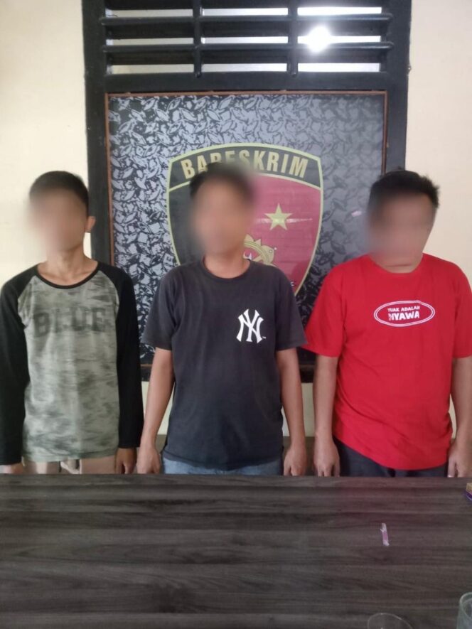 
					Judi Domino QQ Bukit Ngandang Digerebek Polisi, Tiga Orang Diamankan