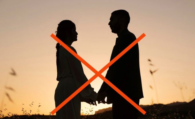 Lagi Asyik Bercinta, Dua ABG di Lingsar Kepergok Pacaran di Tempat Gelap