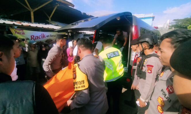 
					Tukang Ojek Meninggal di Pasar Kebon Roek Ampenan, Diduga Karena Kelelahan