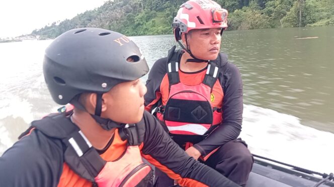 
					Tim SAR Gabungan Perluas Area Pencarian Remaja Hanyut di Air Terjun Temburun Nanas