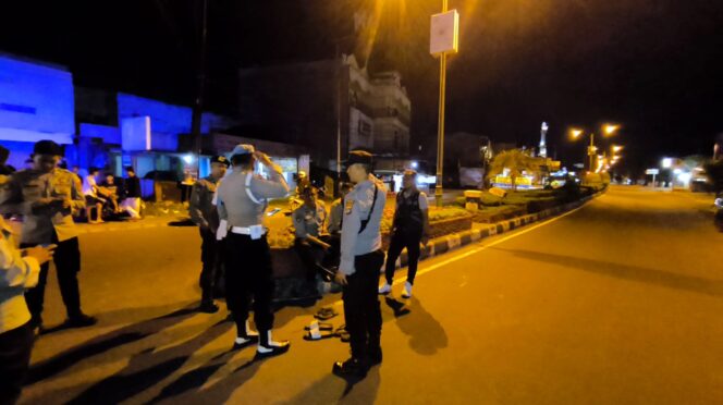 
					Tiga Remaja Diserang Belasan Orang Tak Dikenal di Jalan Airlangga, Korban Mengalami Luka Berat