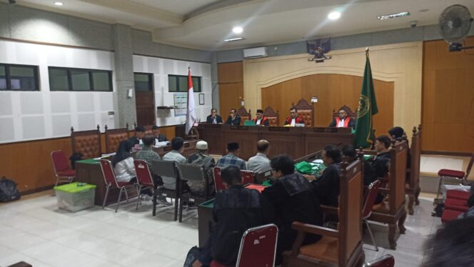 
					Terdakwa Kasus Chorombook Divonis Berbeda, Majelis Hakim Sorot Peran Pejabat Tinggi Lotim