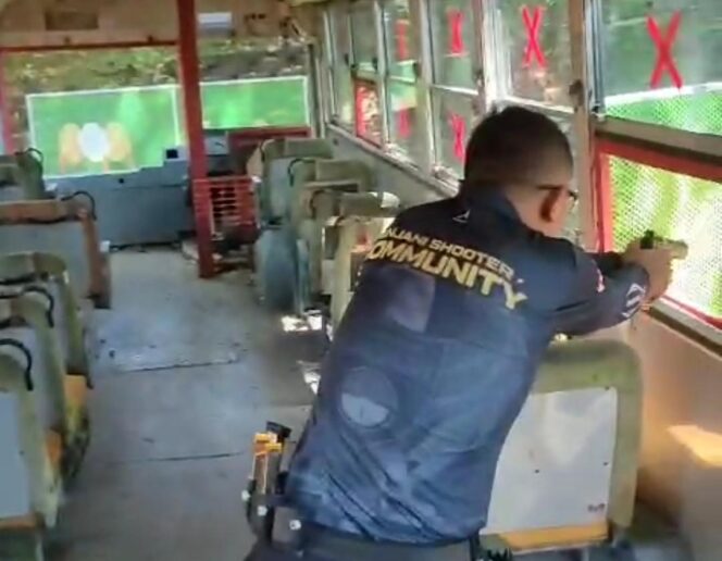 
					Personel Polsek Narmada Raih Juara Menembak Internasional