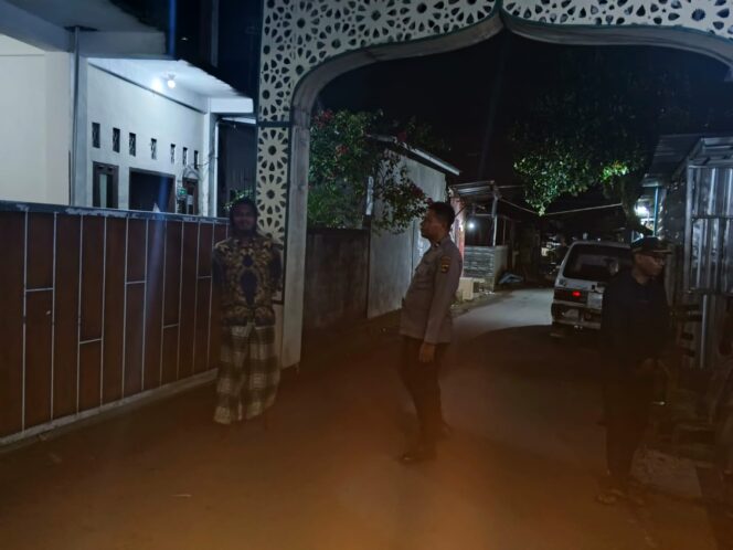 
					Pria di Gunungsari Diamankan Polisi Usai Rusak Tembok Rumah Warga, Diduga Gangguan Jiwa