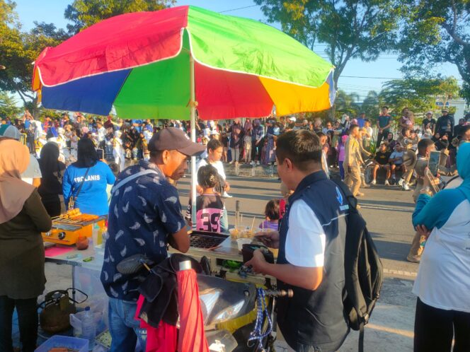 
					BBPOM Mataram Ambil Sampel Jajanan Pedagang di CFD Gerung