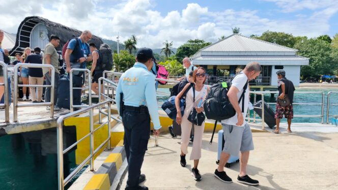 
					Polda NTB Pantau Aktivitas Penyeberangan dan Penginapan di Lombok Utara