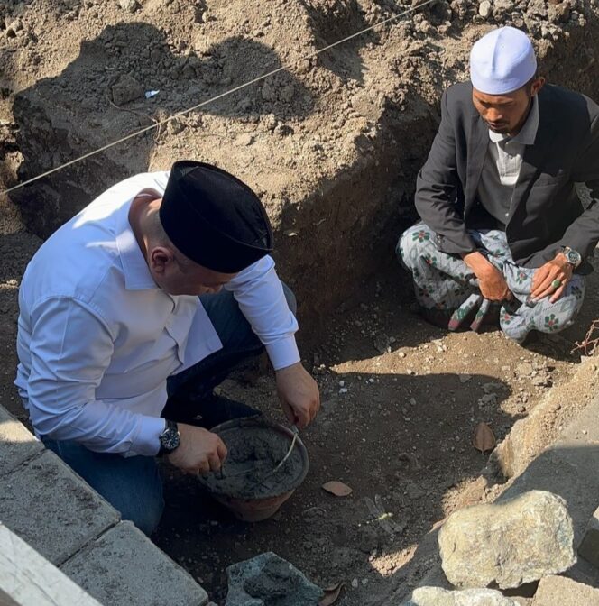 
					Dorong Wajib Belajar 13 Tahun, Anggota DPR RI Lalu Hardian Irfani Resmikan Pembangunan SMP Islam Darul Musthofa