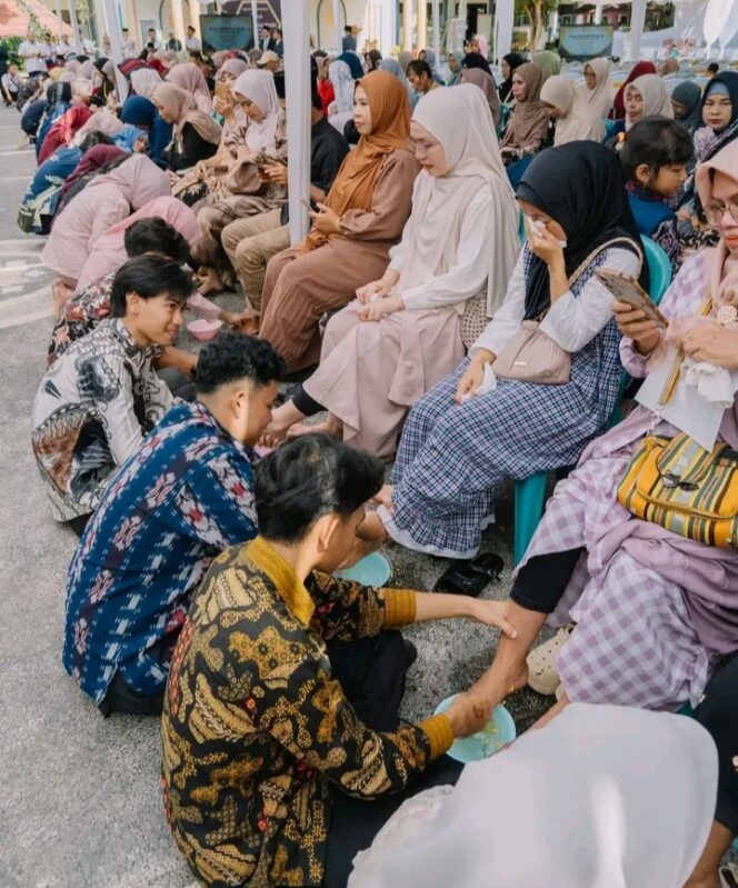 
					Pisah Kenang SMAN 1 Pringgasela, Tangis Pecah Saat Prosesi Pelepasan