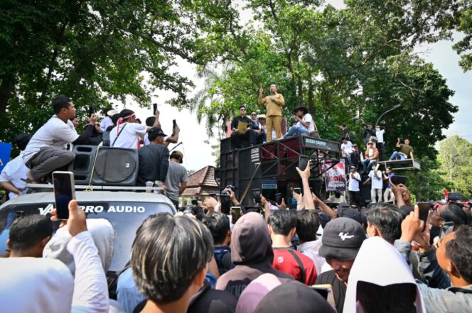 
					Di Hadapan Massa MBG, Gubernur Iqbal Bongkar Potensi Kecurangan SPPG