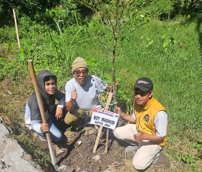 
					JMSI NTB dan INTI Tanam 43 Pohon di Mualan Benyer Lombok Timur