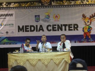  Mori Hanafi saat konferensi pers.