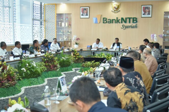 
					Menteri dan Gubernur Sepakat Percepat Penyelamatan Lingkungan NTB
