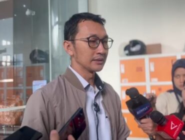 Juru Bicara Komisi Pemberantasan Korupsi (KPK), Budi Prasetyo saat diwawancarai wartawan di Kantor KPK. (Foto: Tangkapan layar)