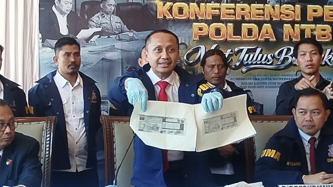 
					Polda NTB Tangkap 4 Tersangka Jaringan Pembuat STNK Palsu di Mataram
