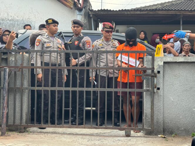 
					Penyidik Gelar Rekonstruksi Kasus Kematian Mahasiswi Sumbawa di Kamar Kos Mataram, Ada 44 Adegan di TKP