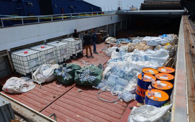 
					Operasi Gabungan BNN Ungkap 2,6 Ton Cairan Mengandung Metamfetamin di Kapal MP Ocean Porter Berbendera Tanzania
