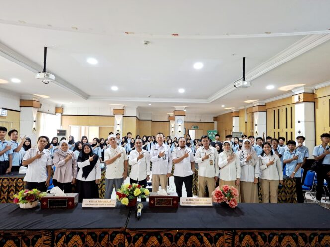 
					Cetak Generasi Cerdas dan Kritis, BBPOM Mataram Edukasi Puluhan Siswa SMAN 1 Pemenang