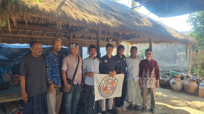 
					Bantu Warga Sade, Tegar NTB Salurkan Paket Sembako dan Pakaian