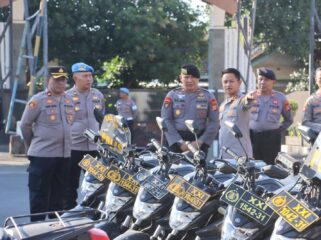 Kapolres Lombok Timur, AKBP Ariakta Gagah Nugraha memberikan arahan kepada jajarannya. (Foto : Dok/Humas Polres Lombok Timur)