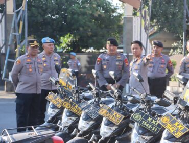 Kapolres Lombok Timur, AKBP Ariakta Gagah Nugraha memberikan arahan kepada jajarannya. (Foto : Dok/Humas Polres Lombok Timur)