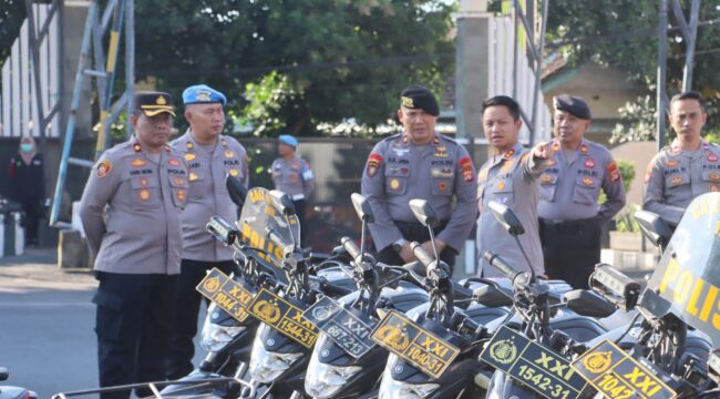 Kapolres Lombok Timur, AKBP Ariakta Gagah Nugraha memberikan arahan kepada jajarannya. (Foto : Dok/Humas Polres Lombok Timur)