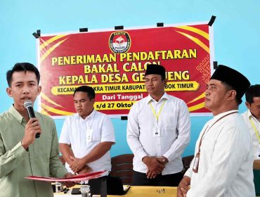 CALON KADES GERENENG – Muh Thahirul Hakim alias Bajang Young saat mendaftar sebagai calon Kepala Desa Gereneng, Jumat (23/10/2026).