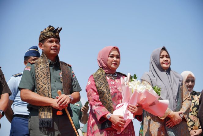 
					Tiba di NTB, Pangdam XXX/Rinambora Disambut Hangat Forkopimda